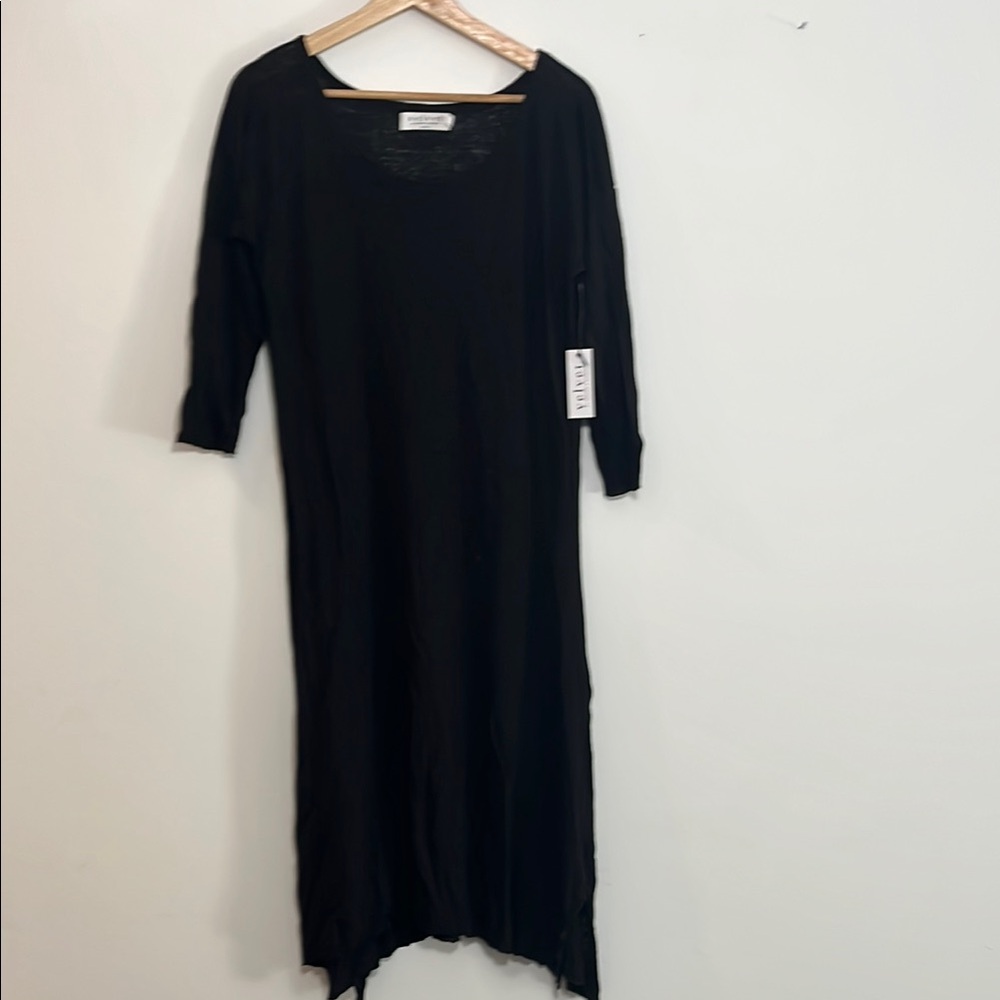 Velvet by Graham & Spencer Elegant Black Linen 3/4 Sleeved Dress